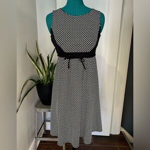 Motherhood Maternity  Black White Polka Dots Sleeveless Knit Size small Dress